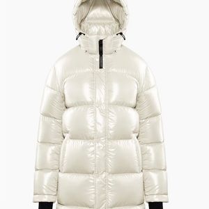 Aritzia SUPER-PUFF Mid White